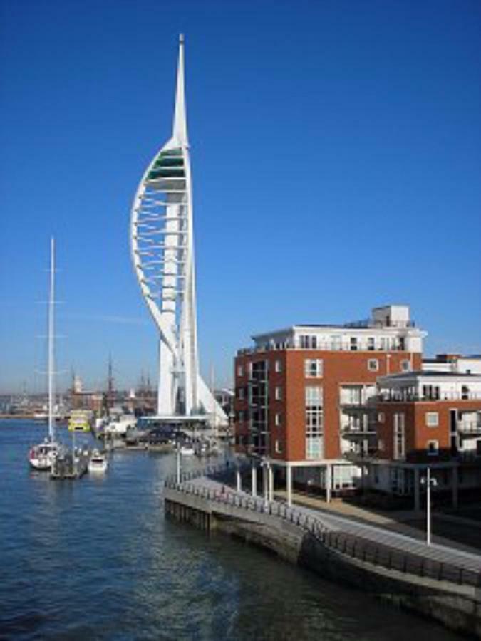 Gunwharf Apartment Portsmouth Exterior photo